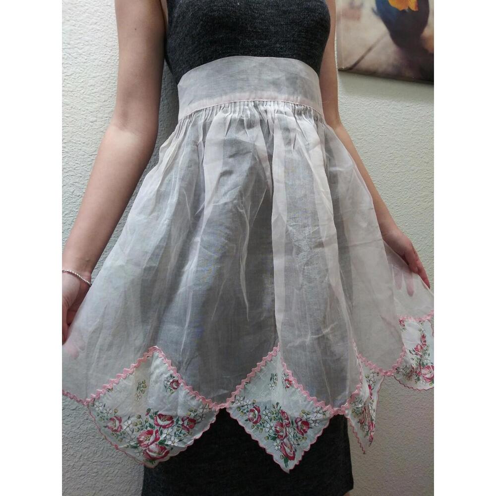 40s 50s Silk Organza Apron Mother Daughter Set Light Pink Red Roses Handkerchief - Picture 6 of 16
